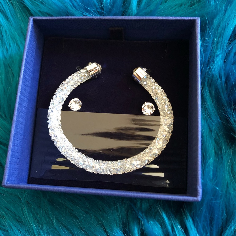 Swarovski Bracelet and earring Set